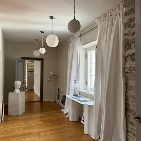Apartment Old Town Location For Commercial Filming Events *